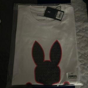 selling this brand new psycho bunny t-shirt non-gender not worn once